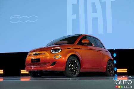 2024 Fiat 500e Maitroppo Bulgari Concept, three-quarters front